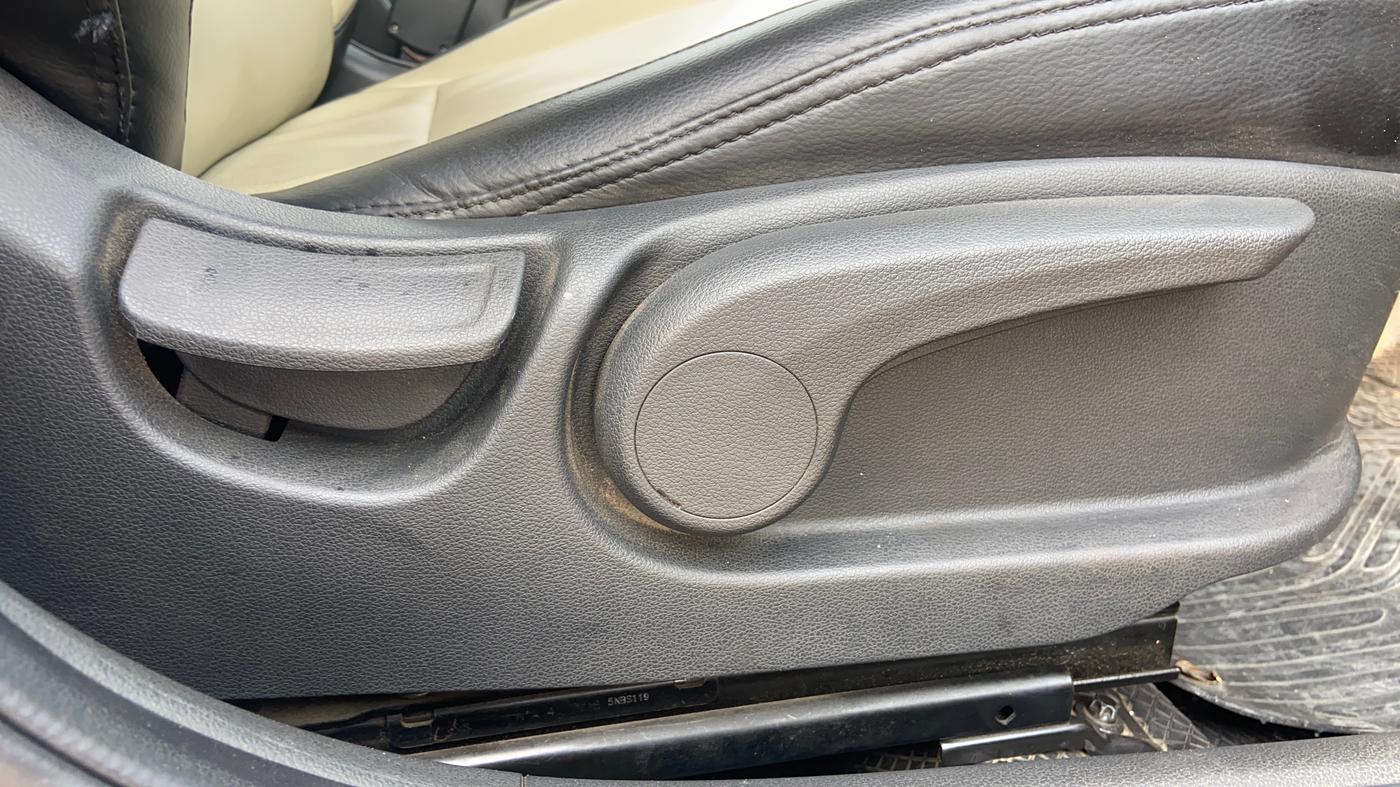 2018 Hyundai Verna 1.6 VTVT SX, Petrol, Manual, 77,642 km, Driver Side Adjustment Panel