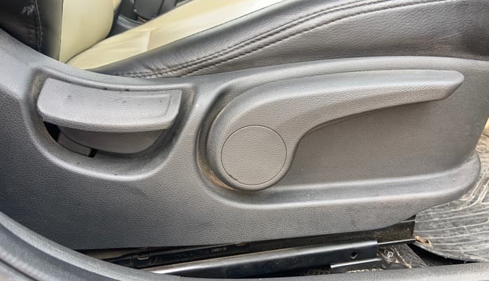 2018 Hyundai Verna 1.6 VTVT SX, Petrol, Manual, 77,642 km, Driver Side Adjustment Panel