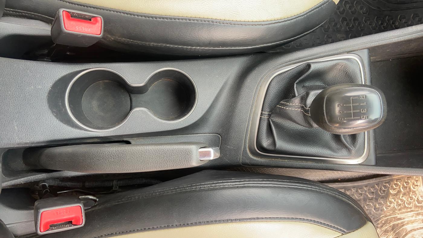 2018 Hyundai Verna 1.6 VTVT SX, Petrol, Manual, 77,642 km, Gear Lever