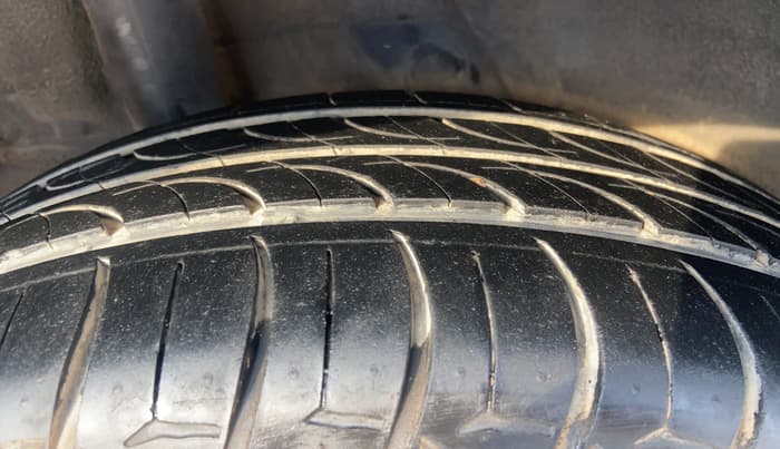 2018 Hyundai Verna 1.6 VTVT SX, Petrol, Manual, 77,642 km, Right Rear Tyre Tread