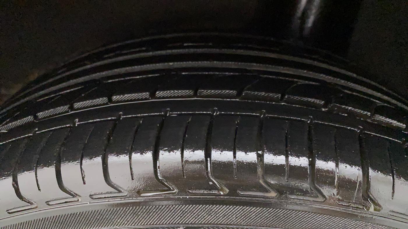 2016 Maruti Baleno ALPHA DIESEL 1.3, Diesel, Manual, 99,240 km, Left Rear Tyre Tread