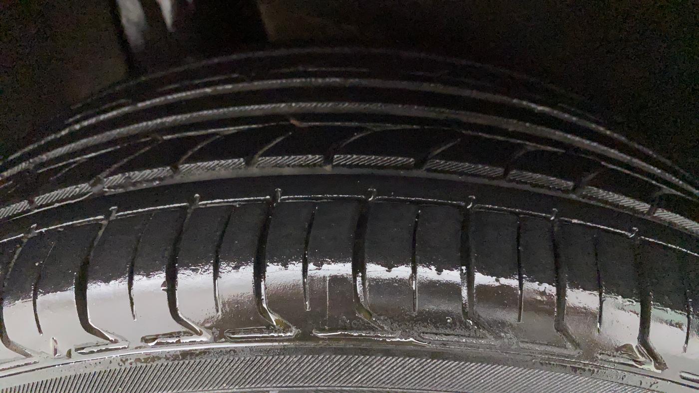 2016 Maruti Baleno ALPHA DIESEL 1.3, Diesel, Manual, 99,240 km, Right Rear Tyre Tread