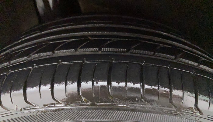 2016 Maruti Baleno ALPHA DIESEL 1.3, Diesel, Manual, 99,240 km, Right Rear Tyre Tread