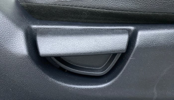 2020 Hyundai NEW SANTRO 1.1 ERA EXICUTIVE, Petrol, Manual, 30,711 km, Driver Side Adjustment Panel