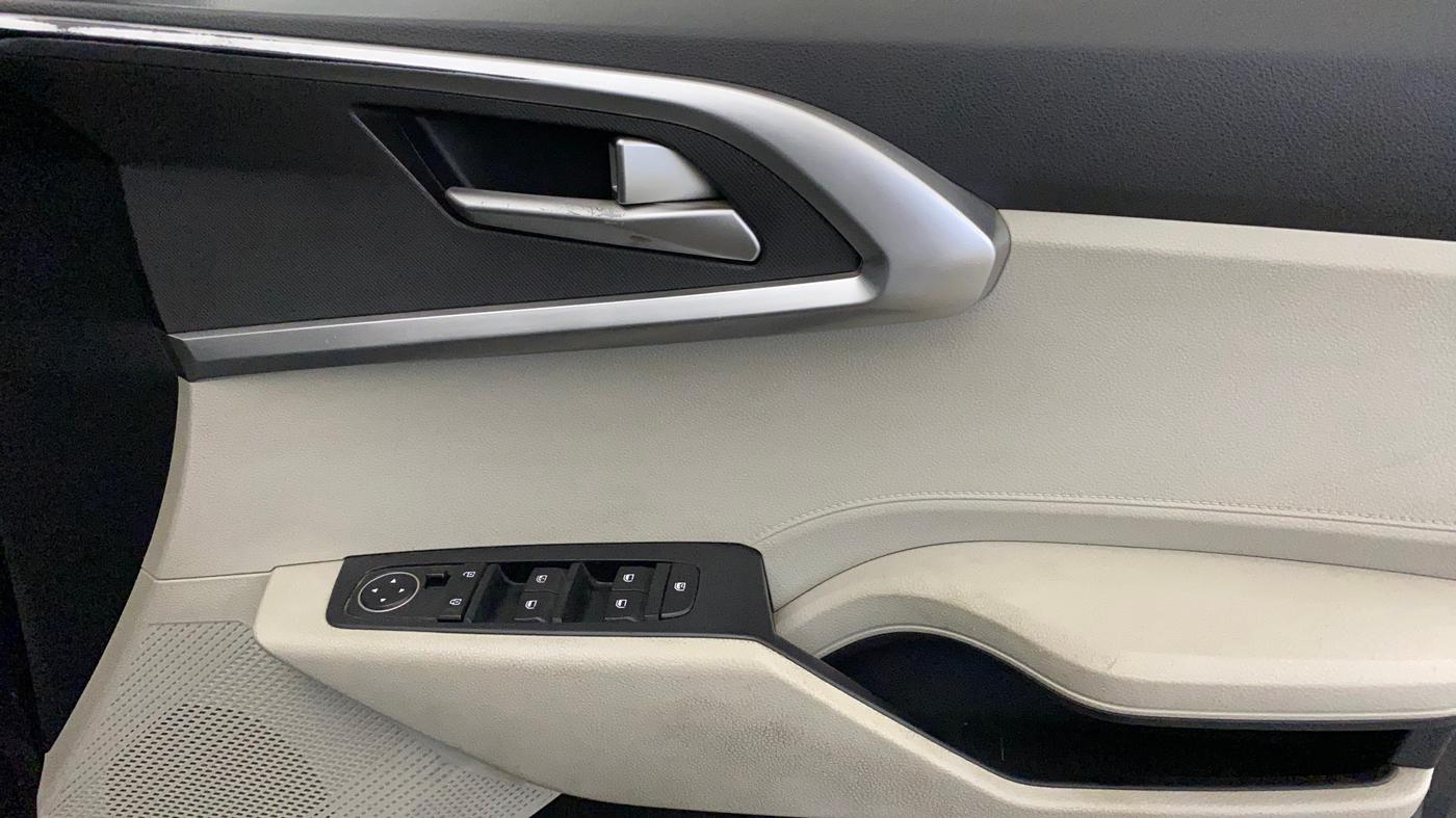 2023 KIA CARENS  PRESTIGE 1.5 TURBO PETROL IMT 7 STR , Petrol, Manual, 52,858 km, Driver Side Door Panels Control