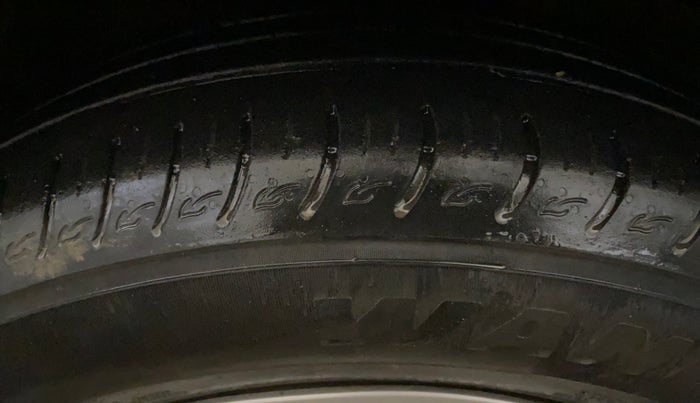 2023 KIA CARENS  PRESTIGE 1.5 TURBO PETROL IMT 7 STR , Petrol, Manual, 52,858 km, Left Front Tyre Tread