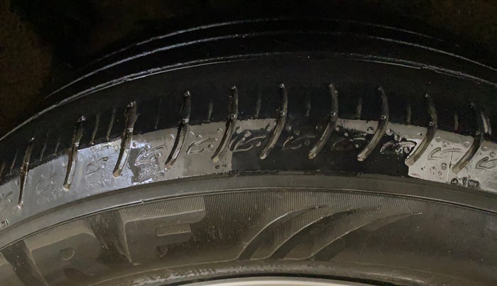 2023 KIA CARENS  PRESTIGE 1.5 TURBO PETROL IMT 7 STR , Petrol, Manual, 52,858 km, Right Rear Tyre Tread