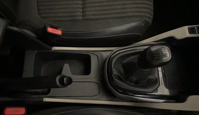 2023 KIA CARENS  PRESTIGE 1.5 TURBO PETROL IMT 7 STR , Petrol, Manual, 52,858 km, Gear Lever