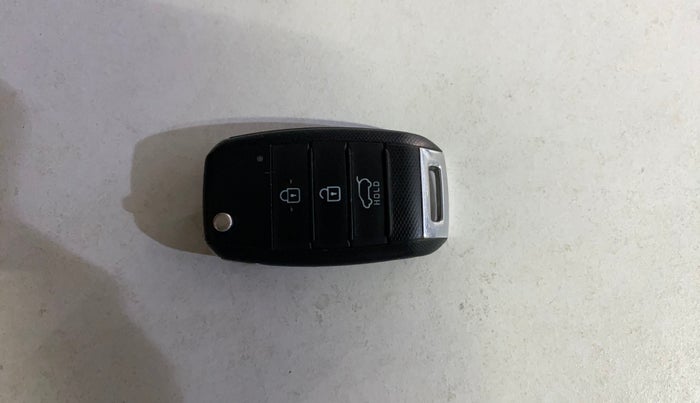 2023 KIA CARENS  PRESTIGE 1.5 TURBO PETROL IMT 7 STR , Petrol, Manual, 52,858 km, Key Close Up