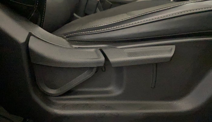 2023 KIA CARENS  PRESTIGE 1.5 TURBO PETROL IMT 7 STR , Petrol, Manual, 52,858 km, Driver Side Adjustment Panel