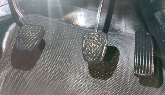 2017 Honda BR-V 1.5L I-VTEC S, CNG, Manual, 81,618 km, Pedals