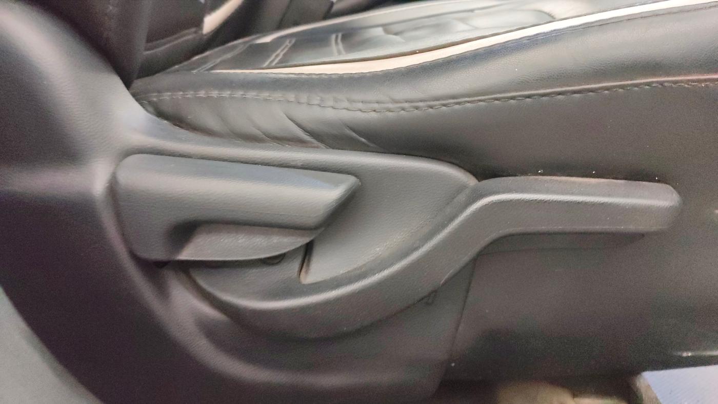 2017 Honda BR-V 1.5L I-VTEC S, CNG, Manual, 81,744 km, Driver Side Adjustment Panel