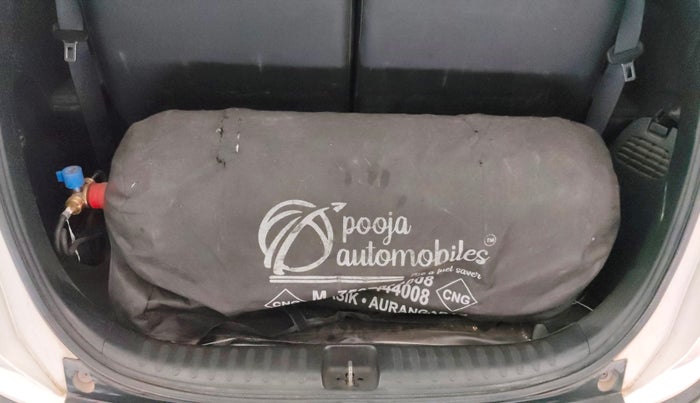 2017 Honda BR-V 1.5L I-VTEC S, CNG, Manual, 81,618 km, Boot Inside