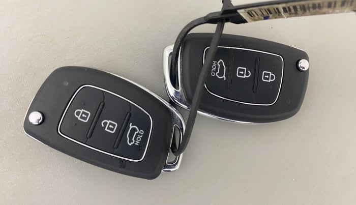 2015 Hyundai Xcent S 1.2, Petrol, Manual, 45,769 km, Key Close Up