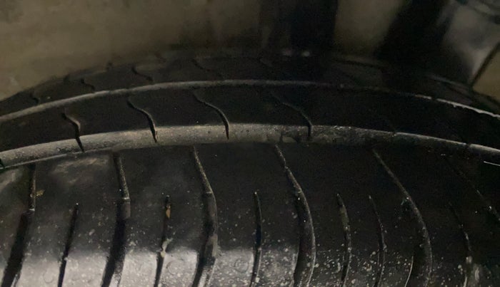 2015 Hyundai Xcent S 1.2, Petrol, Manual, 45,769 km, Left Rear Tyre Tread