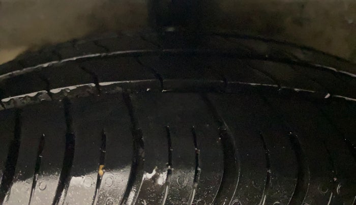 2015 Hyundai Xcent S 1.2, Petrol, Manual, 45,769 km, Right Rear Tyre Tread