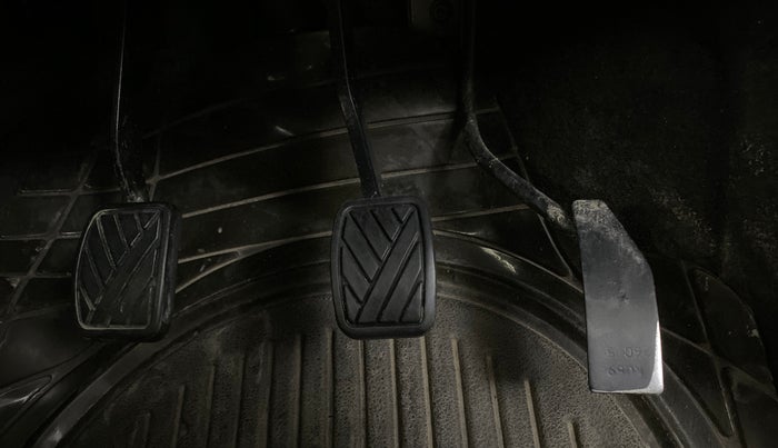 2015 Maruti Wagon R 1.0 LXI, Petrol, Manual, 9,847 km, Pedals