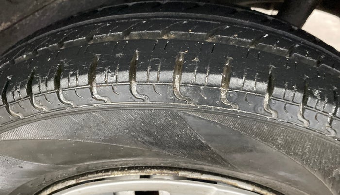 2015 Maruti Wagon R 1.0 LXI, Petrol, Manual, 9,847 km, Left Rear Tyre Tread