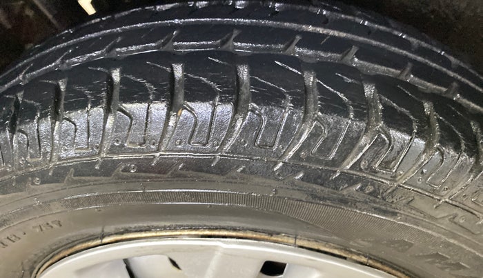 2015 Maruti Wagon R 1.0 LXI, Petrol, Manual, 9,847 km, Right Rear Tyre Tread