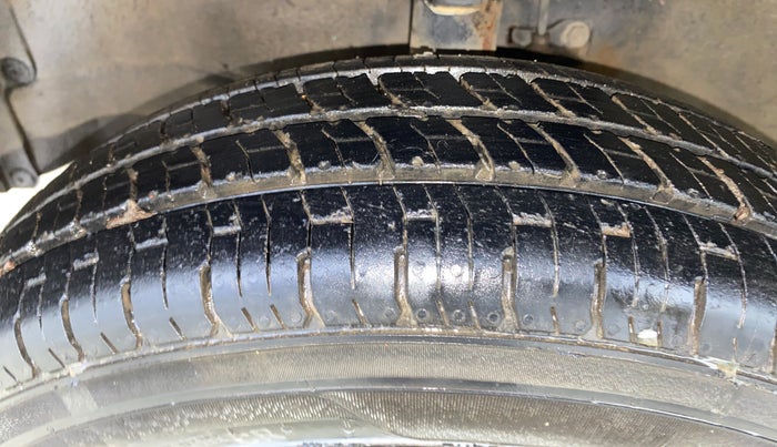 2015 Maruti Wagon R 1.0 LXI CNG, CNG, Manual, 1,10,768 km, Left Front Tyre Tread