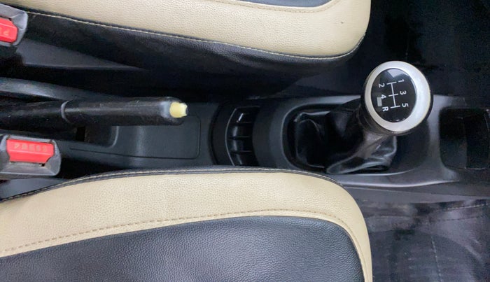 2012 Maruti Wagon R 1.0 LXI, Petrol, Manual, 1,05,087 km, Gear Lever