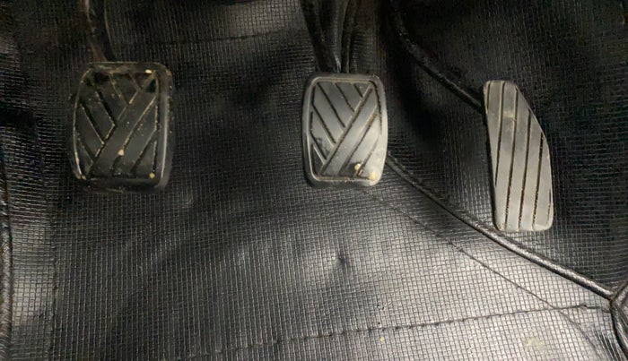 2012 Maruti Wagon R 1.0 LXI, Petrol, Manual, 1,05,087 km, Pedals