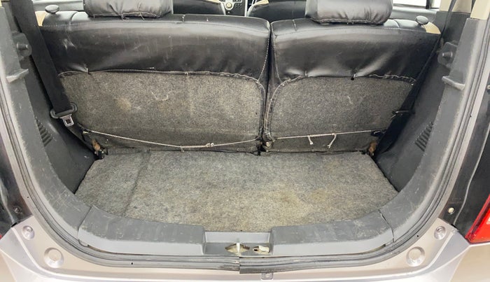 2012 Maruti Wagon R 1.0 LXI, Petrol, Manual, 1,05,087 km, Boot Inside