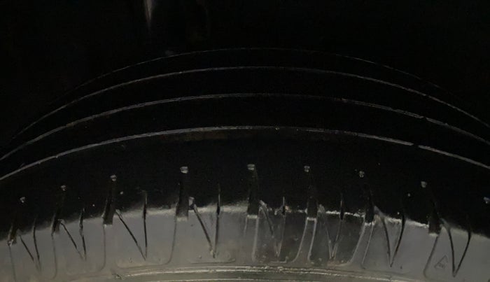 2017 Maruti Vitara Brezza ZDI, Diesel, Manual, 55,290 km, Right Rear Tyre Tread