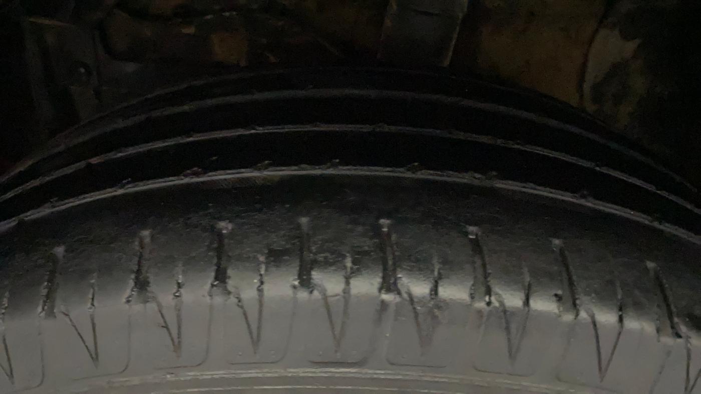 2017 Maruti Vitara Brezza ZDI, Diesel, Manual, 55,359 km, Left Front Tyre Tread