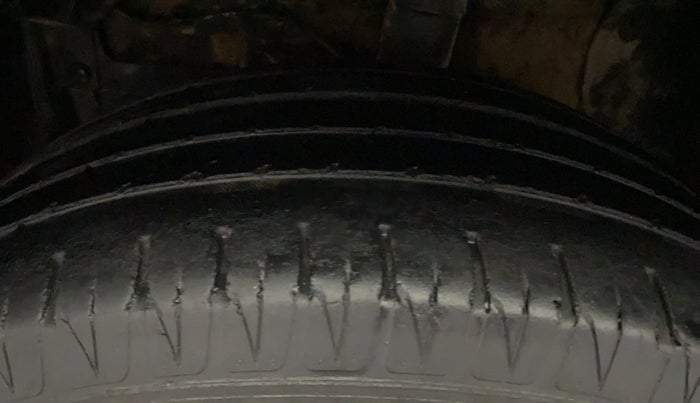 2017 Maruti Vitara Brezza ZDI, Diesel, Manual, 55,290 km, Left Front Tyre Tread