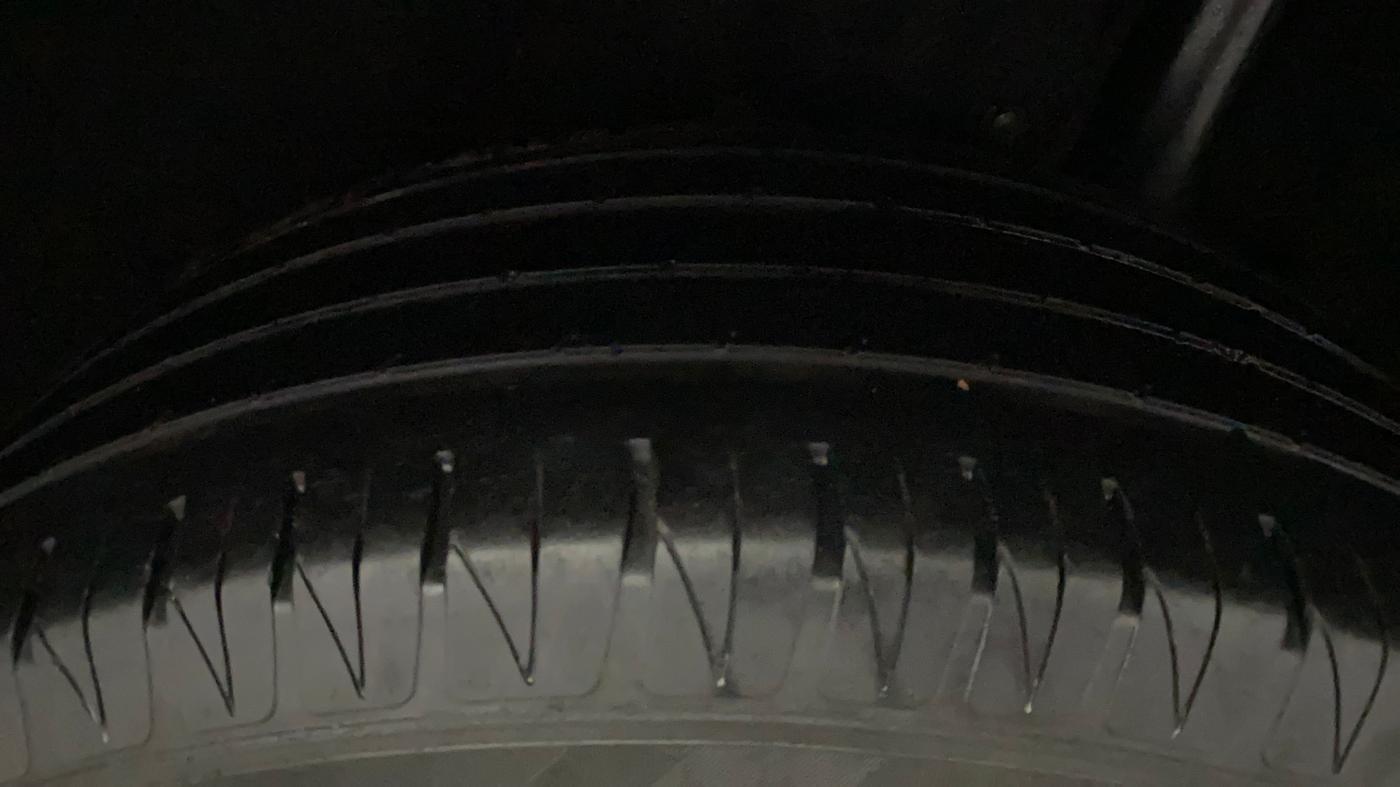 2017 Maruti Vitara Brezza ZDI, Diesel, Manual, 55,359 km, Left Rear Tyre Tread