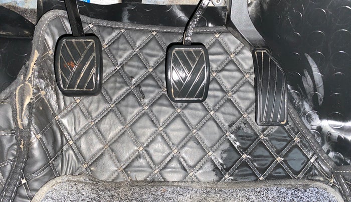 2017 Maruti Vitara Brezza ZDI, Diesel, Manual, 55,290 km, Pedals