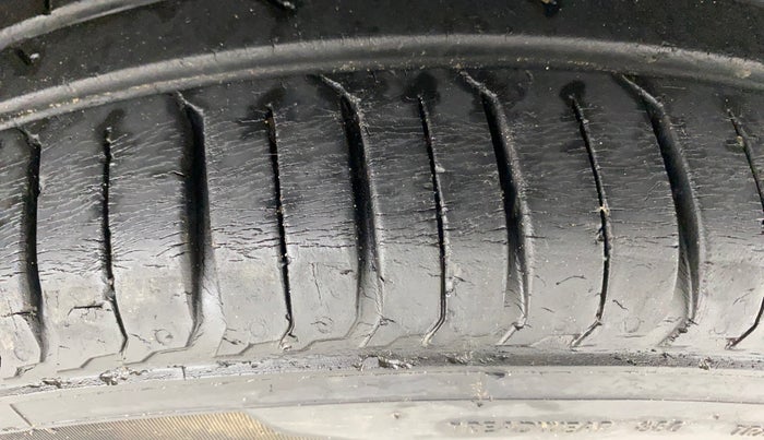 2019 Renault TRIBER RXZ, Petrol, Manual, 18,338 km, Left Rear Tyre Tread