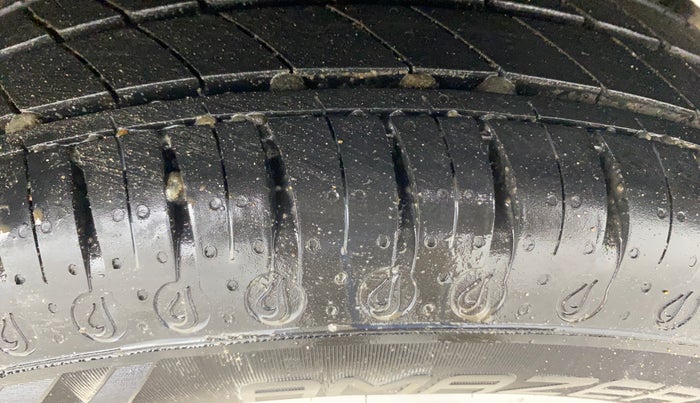 2021 Renault Kwid RXT 1.0 (O), Petrol, Manual, 21,408 km, Left Rear Tyre Tread