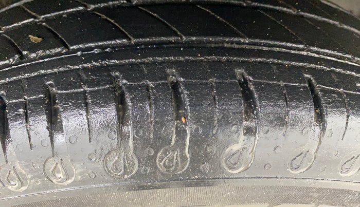 2021 Renault Kwid RXT 1.0 (O), Petrol, Manual, 21,408 km, Right Front Tyre Tread