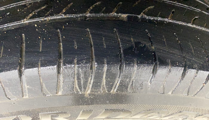 2021 Renault Kwid RXT 1.0 (O), Petrol, Manual, 21,408 km, Right Rear Tyre Tread