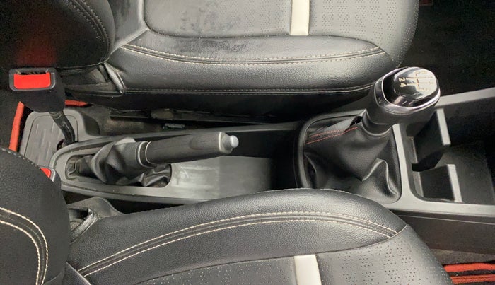 2021 Renault Kwid RXT 1.0 (O), Petrol, Manual, 21,408 km, Gear Lever