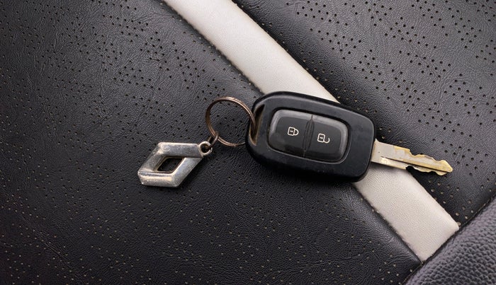 2021 Renault Kwid RXT 1.0 (O), Petrol, Manual, 21,408 km, Key Close Up