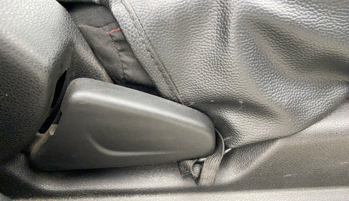 2021 Renault Kwid RXT 1.0 (O), Petrol, Manual, 21,408 km, Driver Side Adjustment Panel