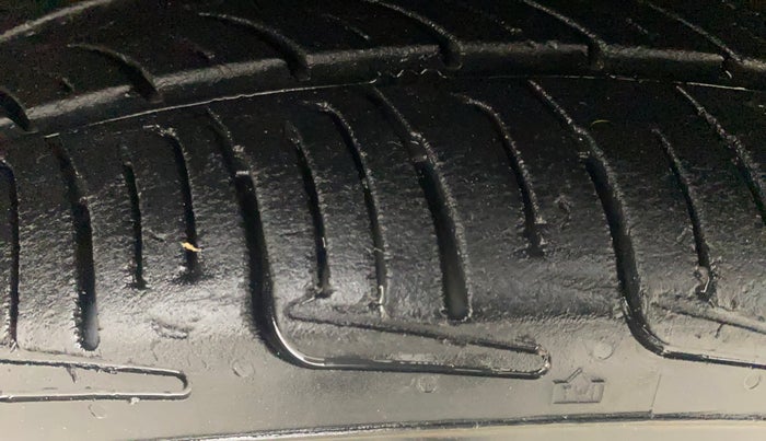 2014 Honda Brio VX AT, Petrol, Automatic, 1,03,595 km, Left Front Tyre Tread