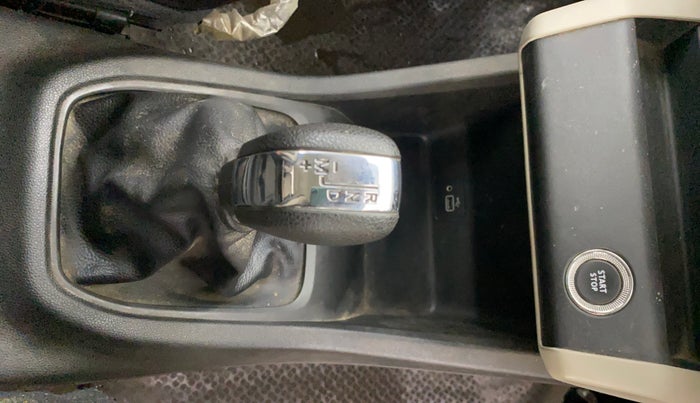 2020 Renault TRIBER RXZ AMT, Petrol, Automatic, 37,499 km, Gear Lever