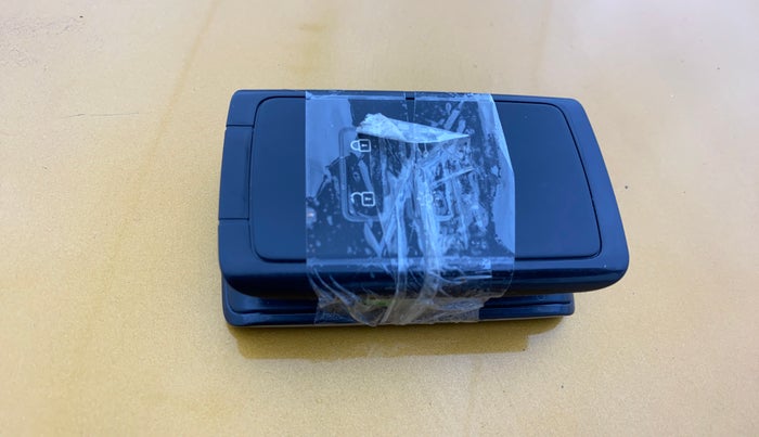 2020 Renault TRIBER RXZ AMT, Petrol, Automatic, 37,499 km, Key Close Up