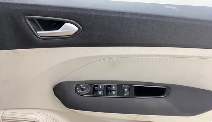 2020 Renault TRIBER RXZ AMT, Petrol, Automatic, 37,499 km, Driver Side Door Panels Control