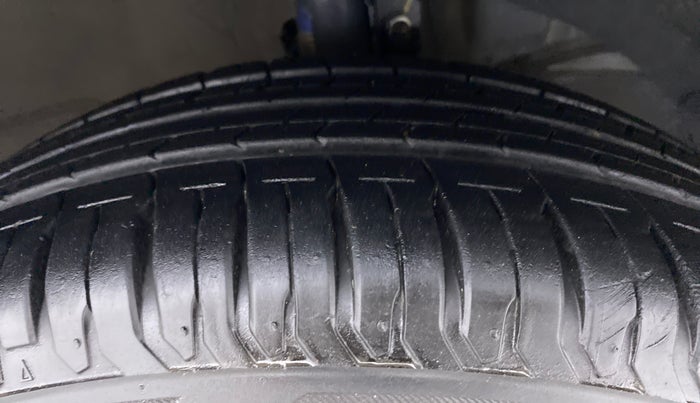 2020 Maruti Dzire ZXI Plus, Petrol, Manual, 13,902 km, Right Front Tyre Tread