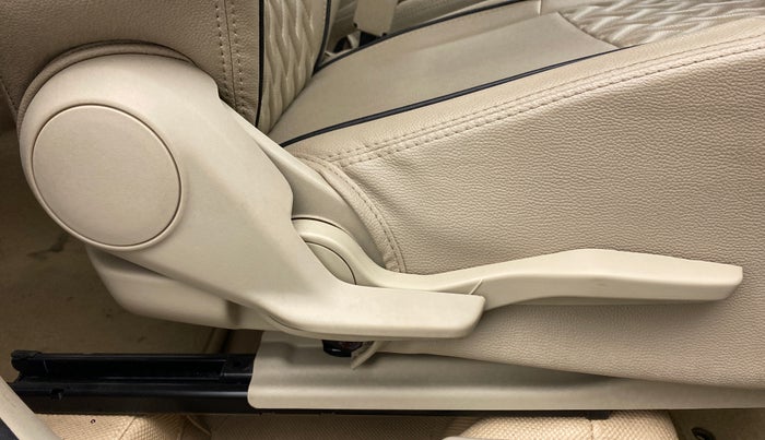 2020 Maruti Dzire ZXI Plus, Petrol, Manual, 13,902 km, Driver Side Adjustment Panel