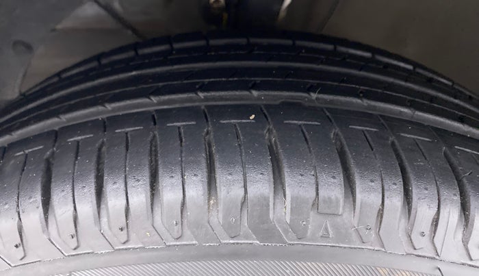2020 Maruti Dzire ZXI Plus, Petrol, Manual, 13,902 km, Left Front Tyre Tread