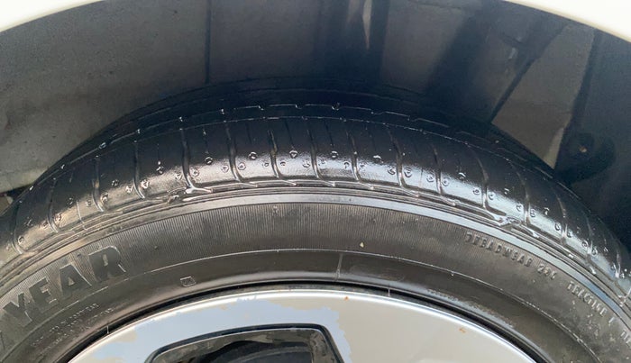 2023 Hyundai GRAND I10 NIOS SPORTZ 1.2 KAPPA VTVT, Petrol, Manual, 24,821 km, Left Rear Tyre Tread