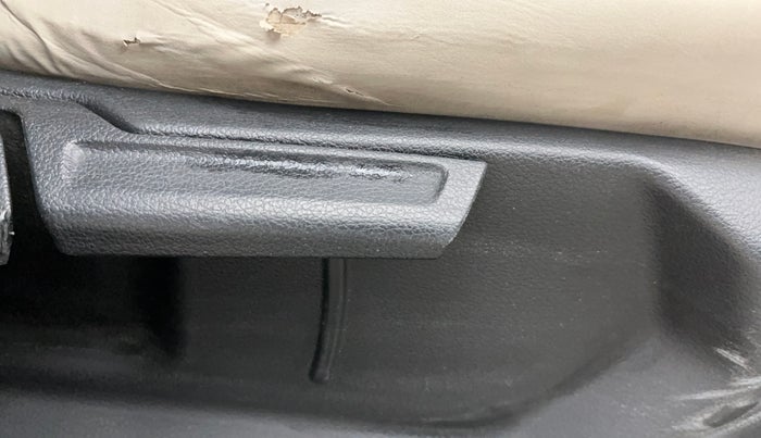 2020 Hyundai VENUE SX 1.0 TURBO, Petrol, Manual, 66,219 km, Driver Side Adjustment Panel