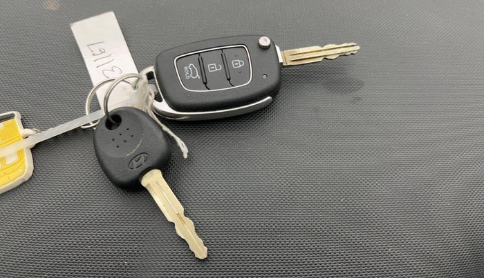 2020 Hyundai VENUE SX 1.0 TURBO, Petrol, Manual, 66,219 km, Key Close Up