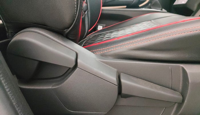 2023 Renault Kiger RXT MT, Petrol, Manual, 8,498 km, Driver Side Adjustment Panel